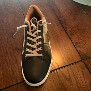 Army fatigue/leather sneakers